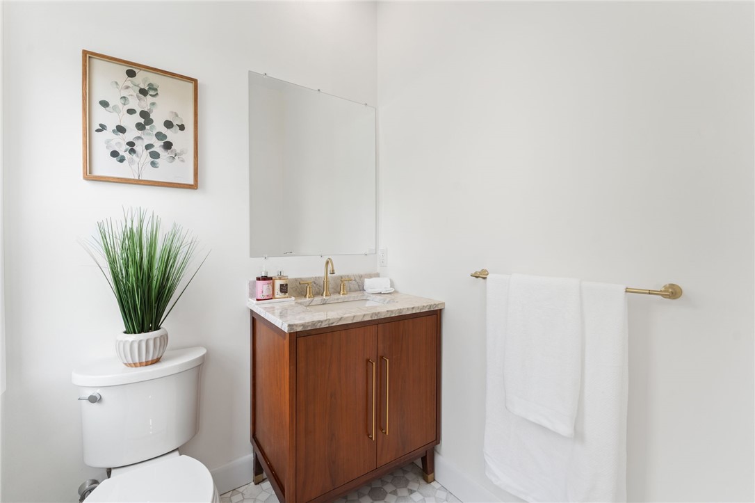 41 Burnett Road Warwick, RI 02889 - Photo 13 of 36 Gallery Image 13