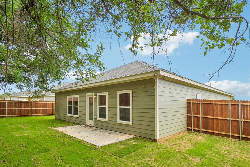 369 Declan Street Springtown, TX 76082 - Photo 33 of 37
