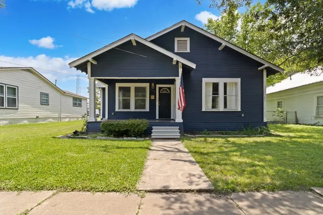 $114,900 | 408 West Trinity Street, Groesbeck, TX 76642