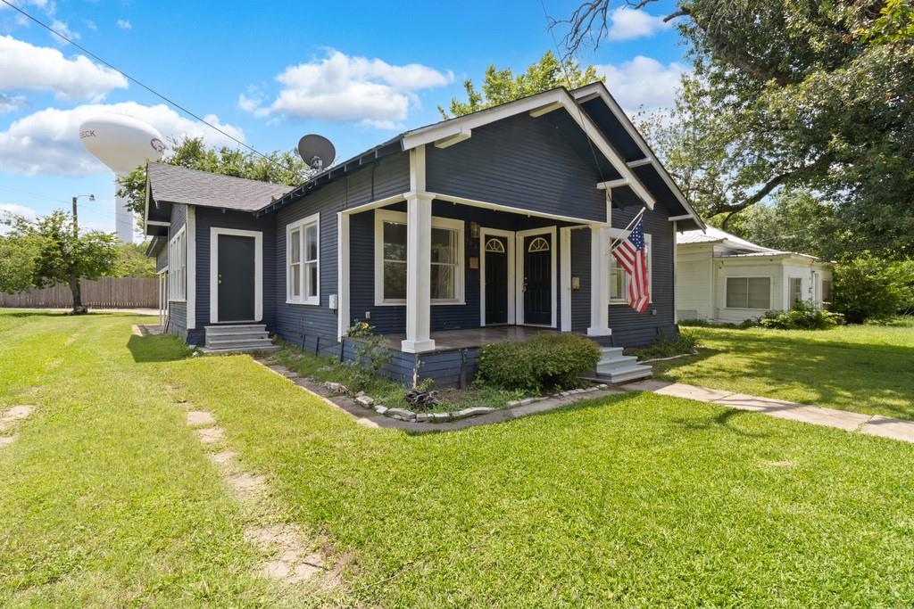 408 West Trinity Street Groesbeck, TX 76642 - Photo 2 of 29