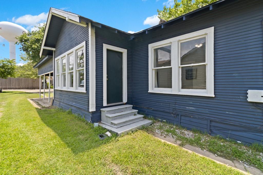 408 West Trinity Street Groesbeck, TX 76642 - Photo 4 of 29