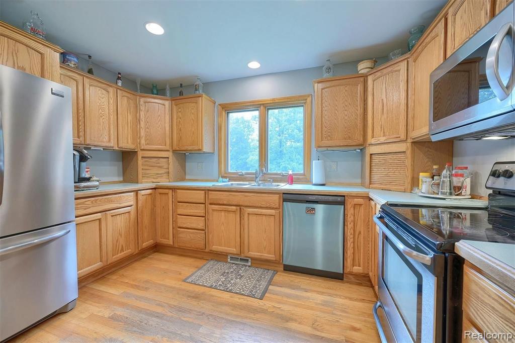 4781 Haven Road Leonard, MI 48367 - Photo 16 of 45