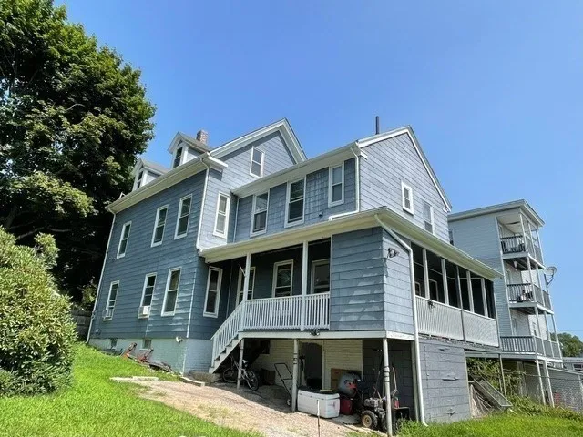 $2,100 | 348 River Street, Unit 2, Haverhill, MA 01832