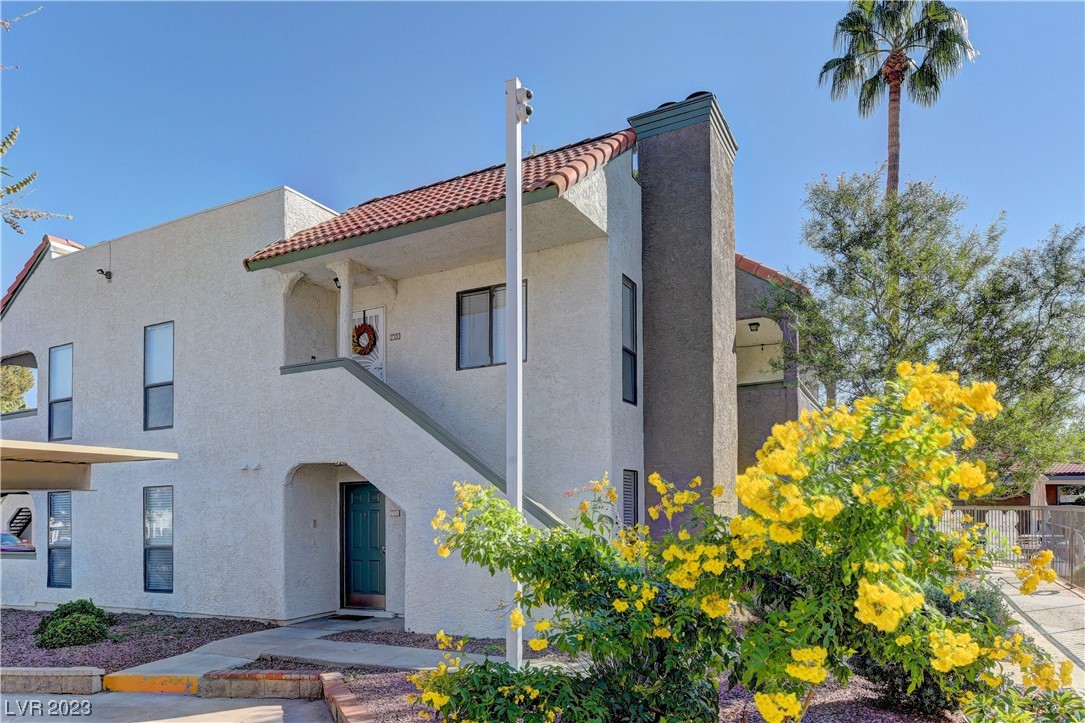 2712 Sunfish Drive, Unit A Henderson, NV 89014 - Photo 2 of 25