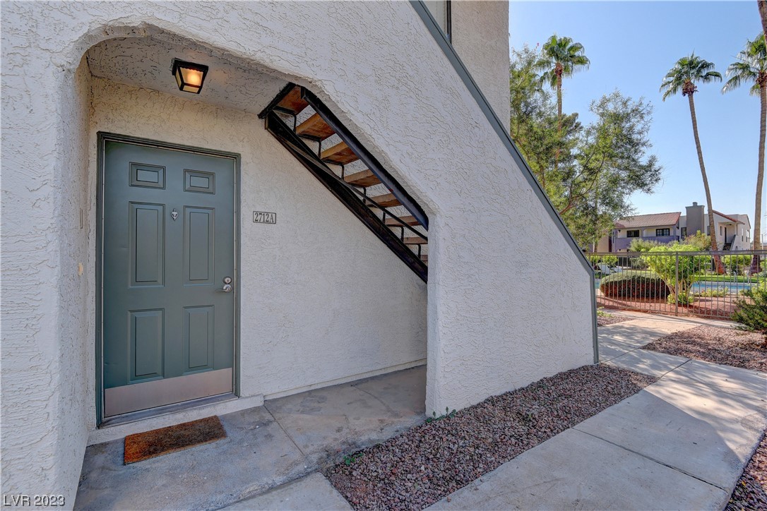 2712 Sunfish Drive, Unit A Henderson, NV 89014 - Photo 4 of 25