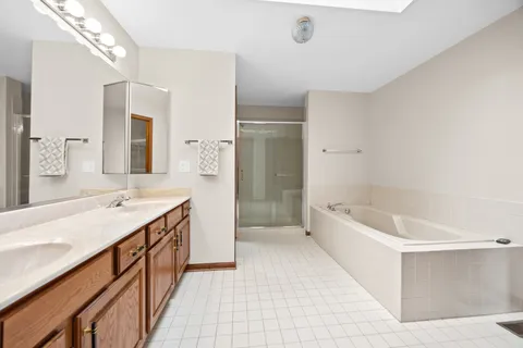 $490,000 | 533 Springwood Lane, Bolingbrook, IL 60440