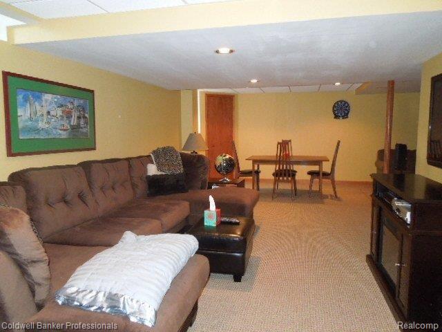 1811 Snowden Circle Rochester, MI 48306 - Photo 13 of 18 DSCN0326.JPG