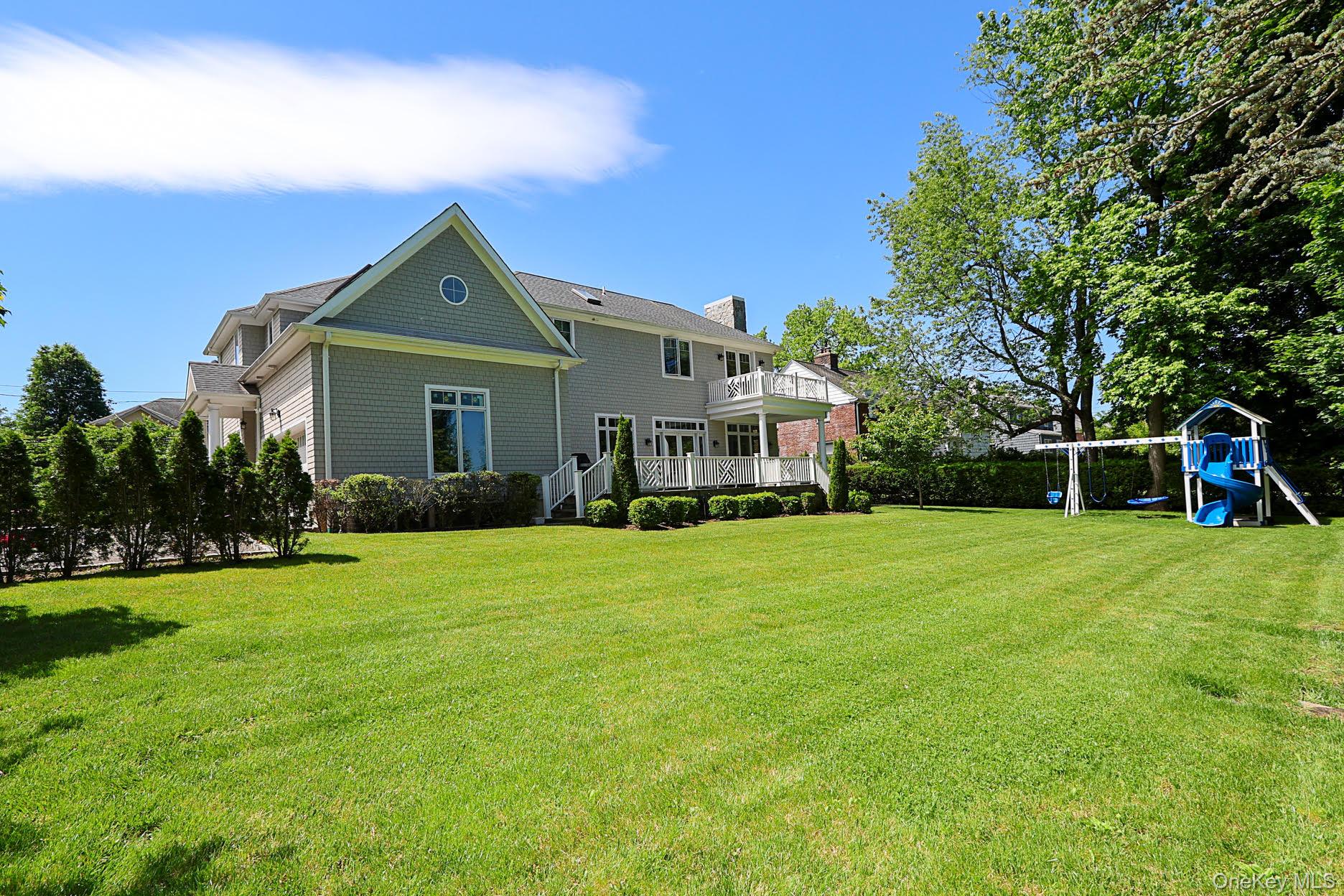 9 Tuddington Road Great Neck, NY 11023 - Photo 31 of 34