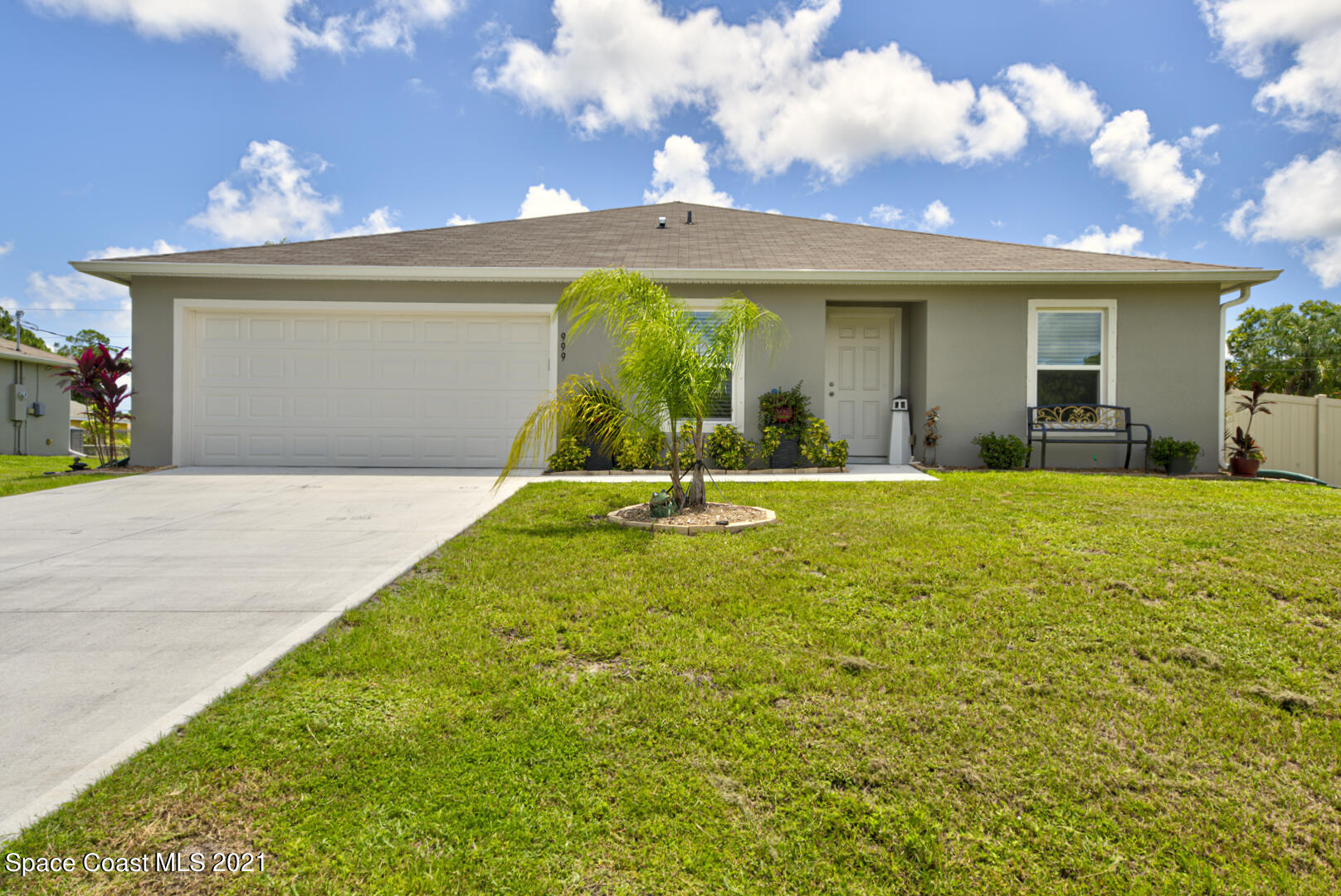 999 Commerce Road Southeast Palm Bay, FL 32909 - Photo 1 of 48 front of house