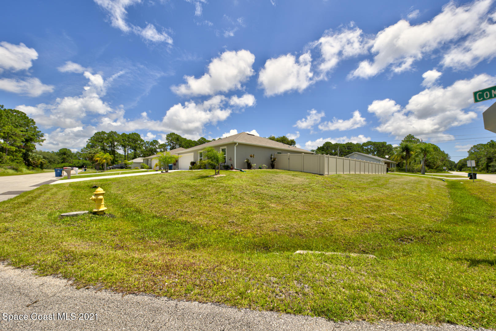 999 Commerce Road Southeast Palm Bay, FL 32909 - Photo 2 of 48 corner lot