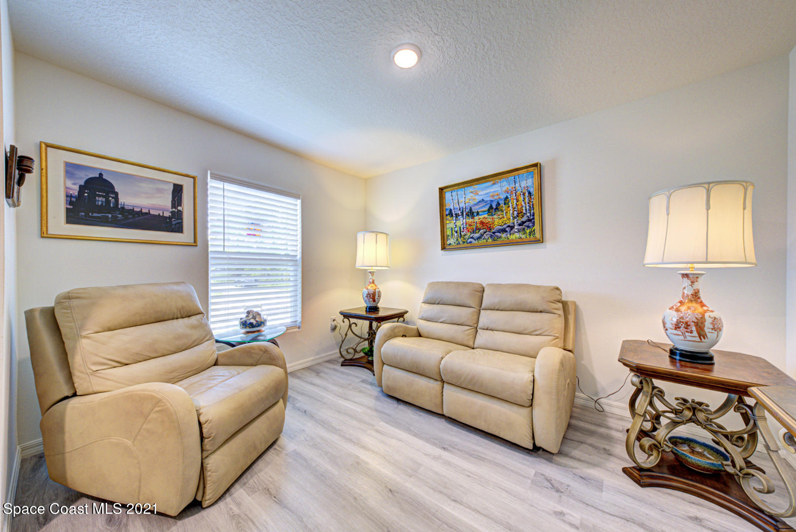 999 Commerce Road Southeast Palm Bay, FL 32909 - Photo 13 of 48 living room