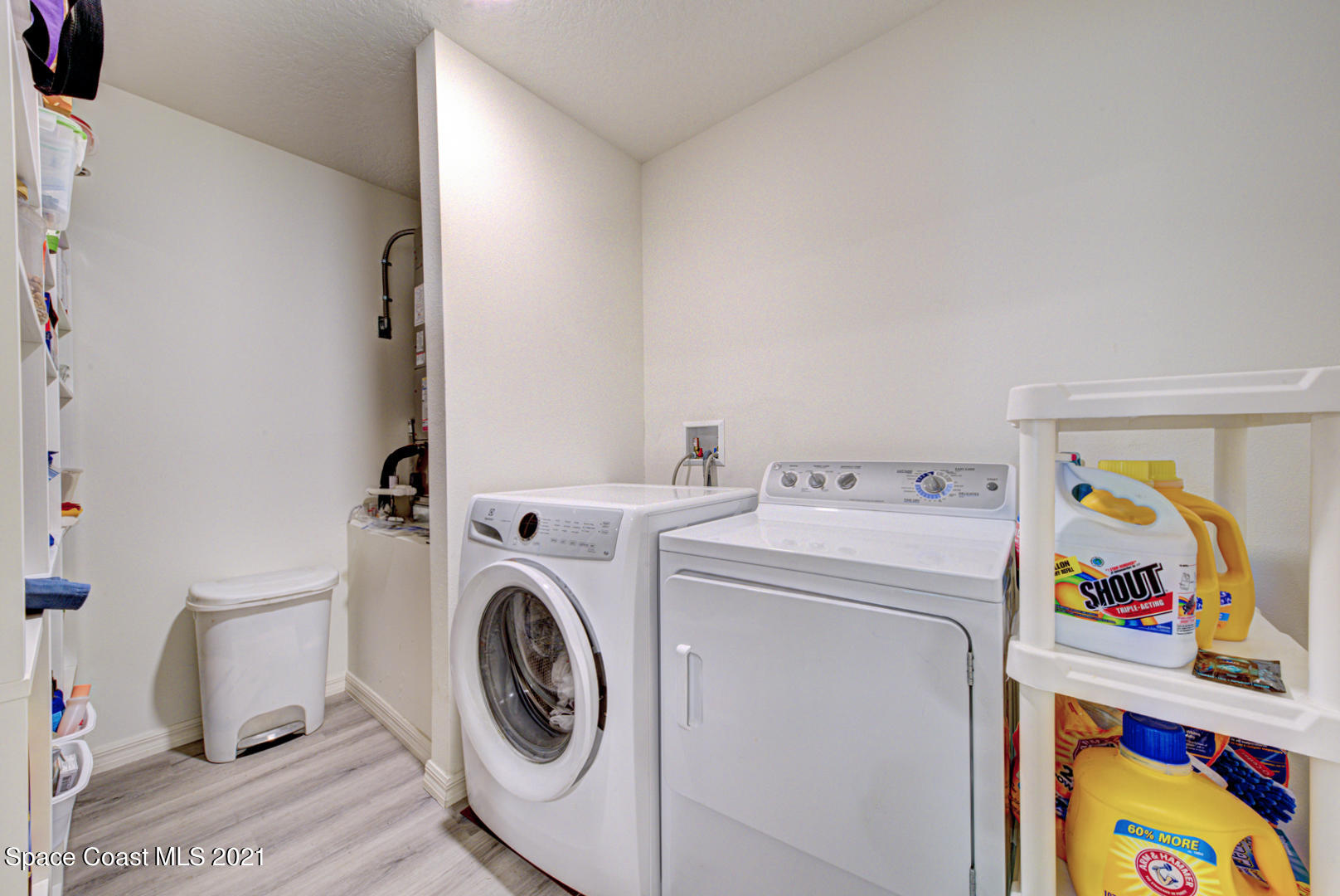 999 Commerce Road Southeast Palm Bay, FL 32909 - Photo 25 of 48 laundry room