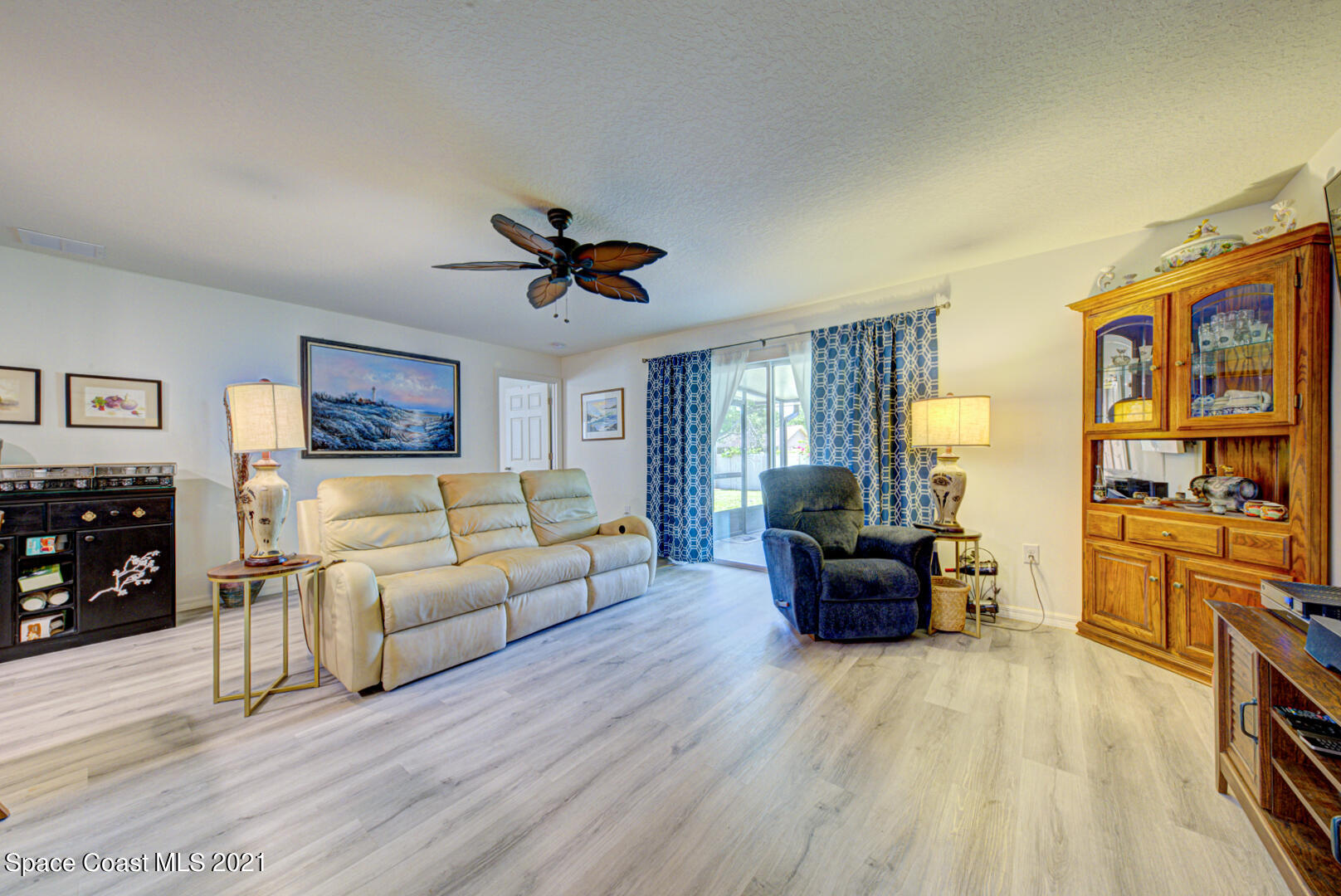 999 Commerce Road Southeast Palm Bay, FL 32909 - Photo 27 of 48 family room