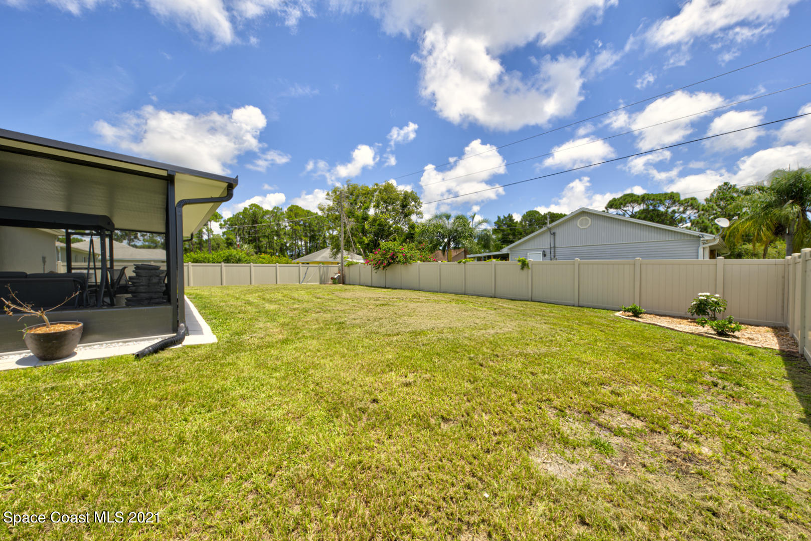 999 Commerce Road Southeast Palm Bay, FL 32909 - Photo 47 of 48 back yard