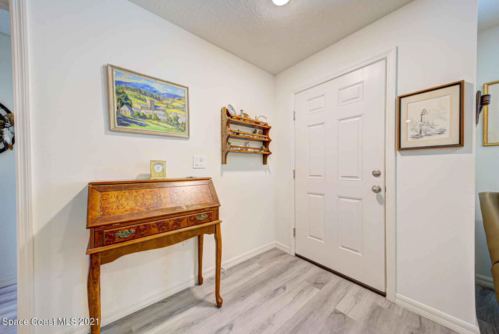 999 Commerce Road Southeast Palm Bay, FL 32909 - Photo 9 of 48 foyer