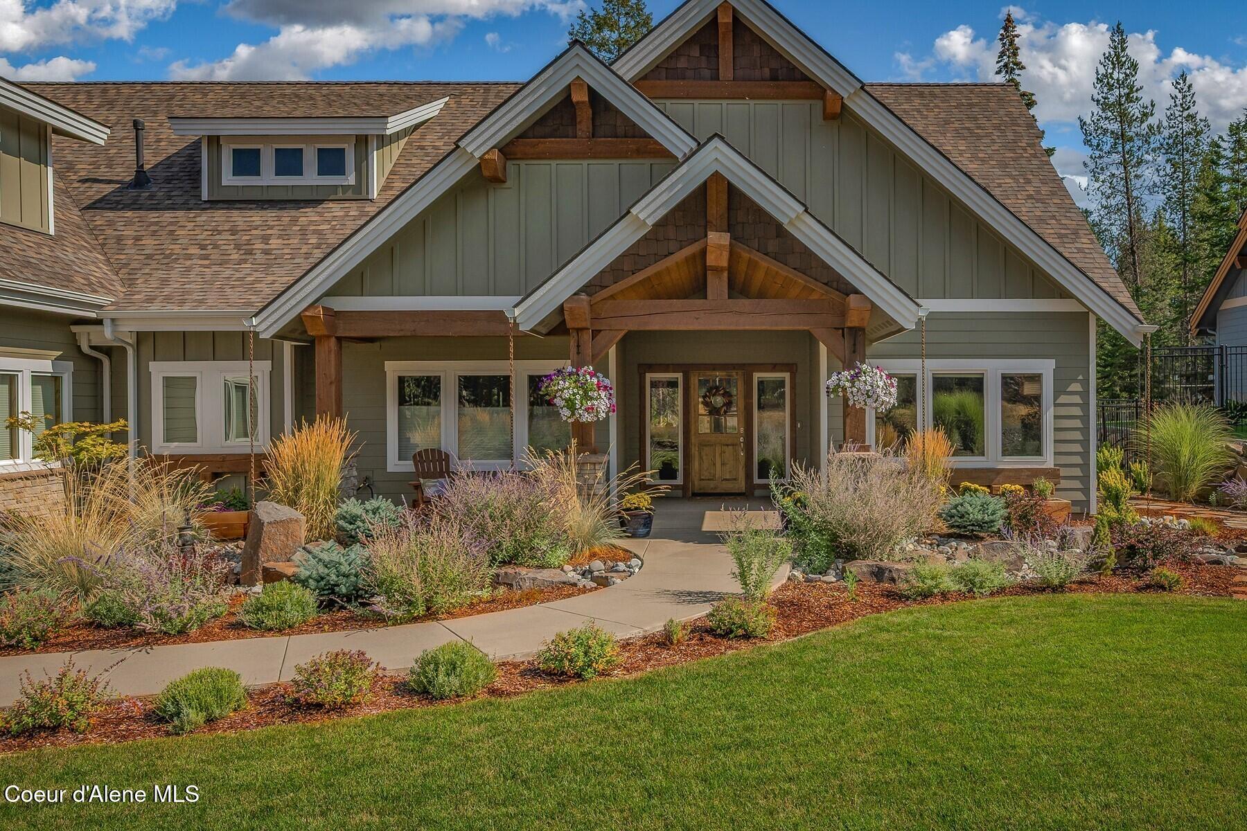 Warm and Inviting Entryway