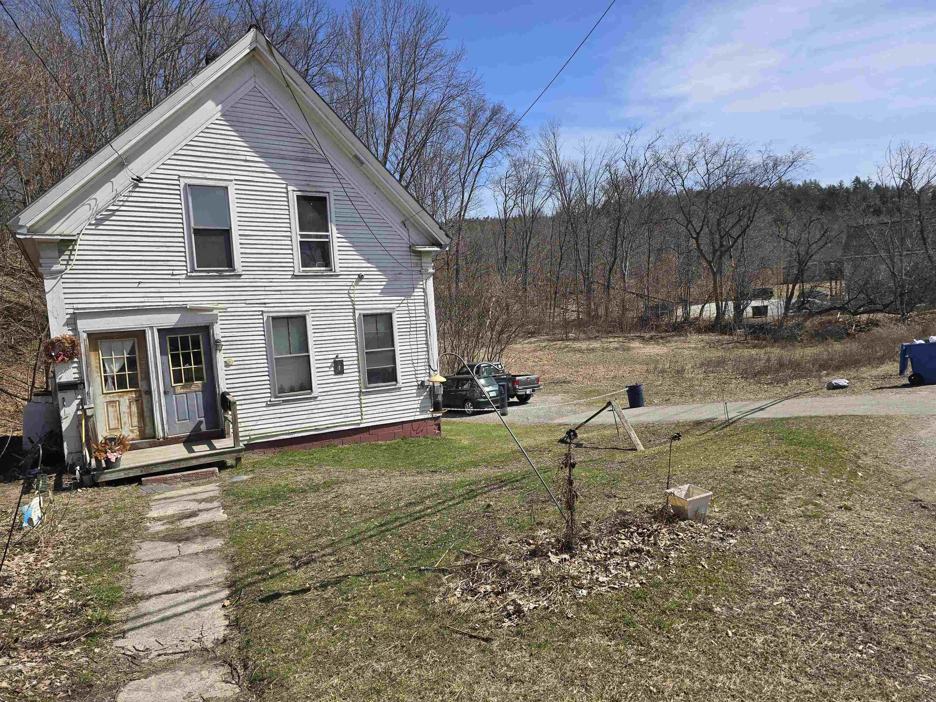 98 Washington Street Claremont, NH 03743 - Photo 5 of 5