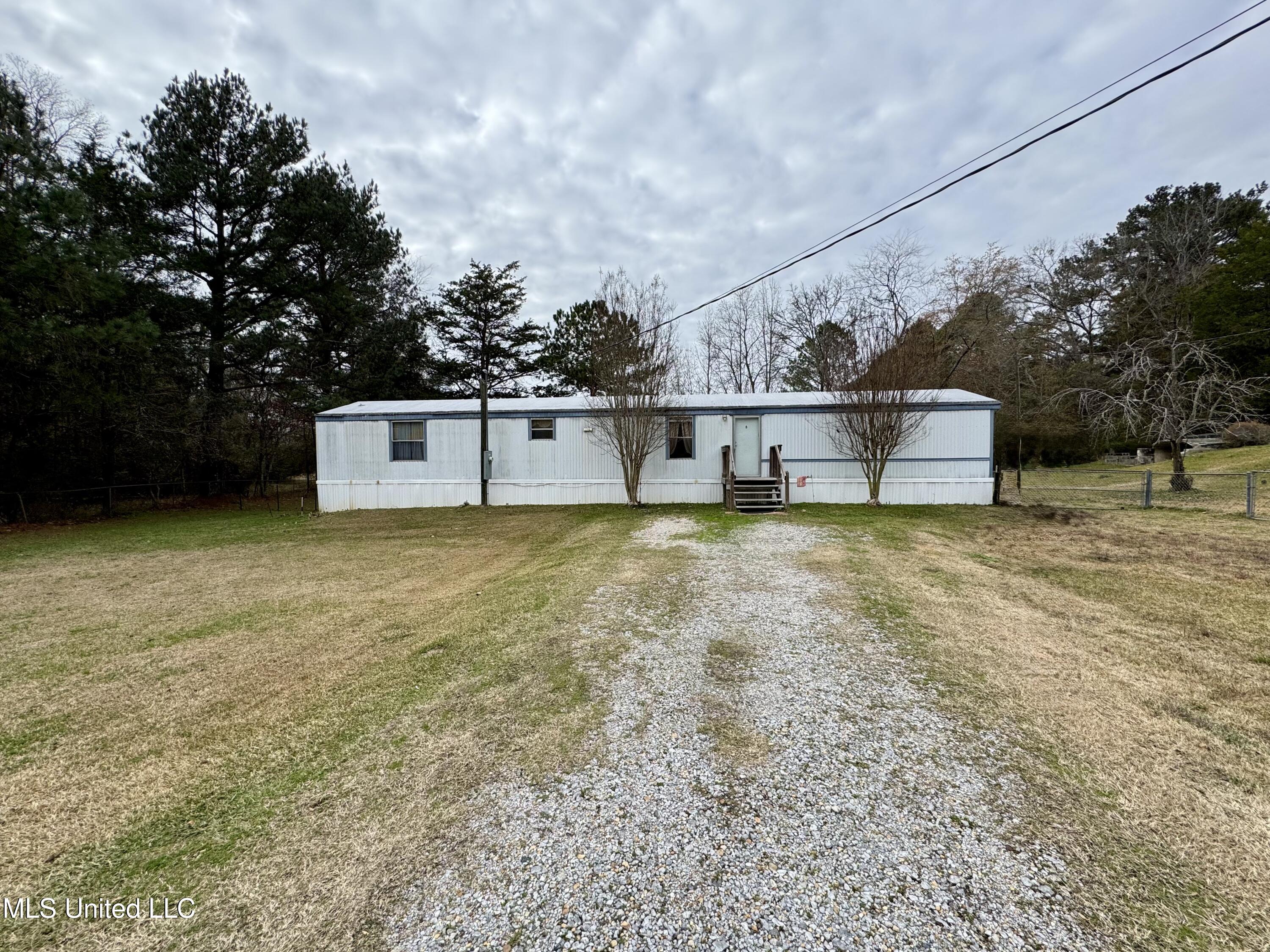 3096 Valley Road Meridian, MS 39307 - Photo 1 of 19 Front of house