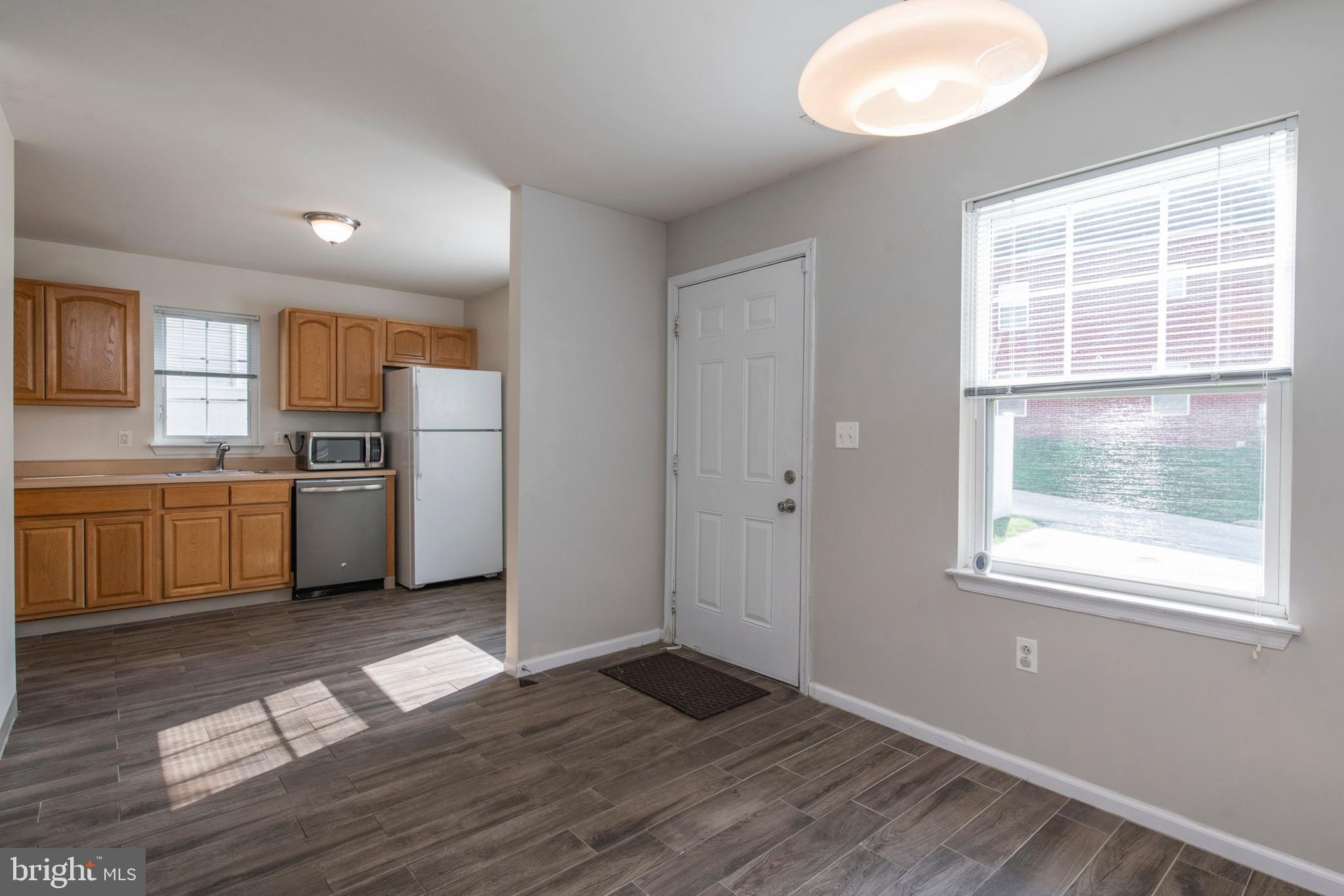 3718 Merrick Road Philadelphia, PA 19129 - Photo 14 of 44 Dining/ Kitchen