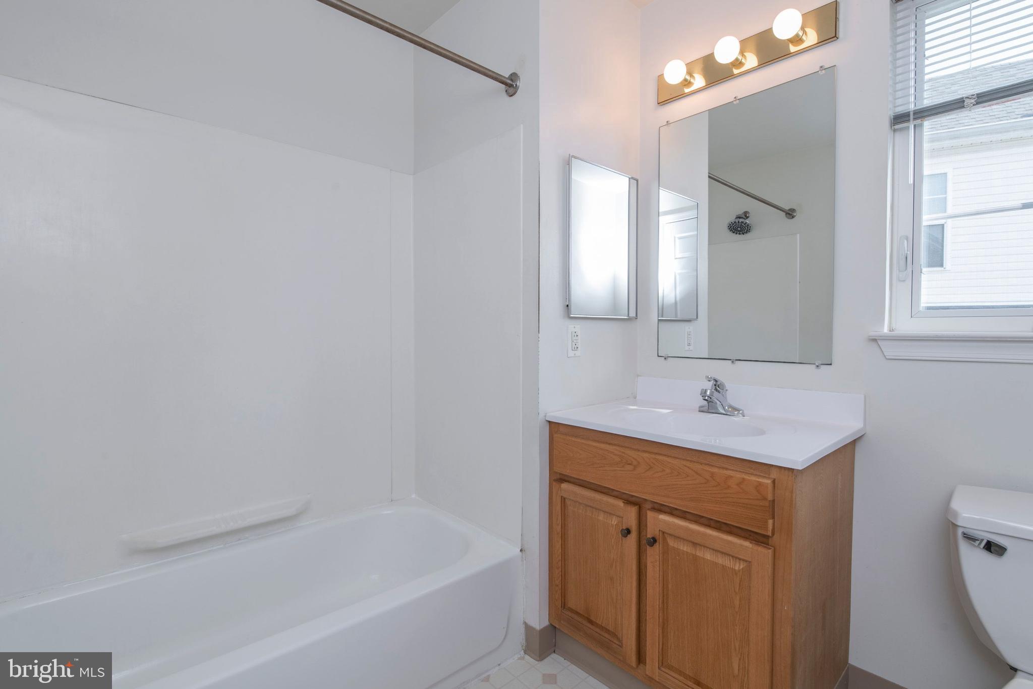3718 Merrick Road Philadelphia, PA 19129 - Photo 28 of 44 Bathroom