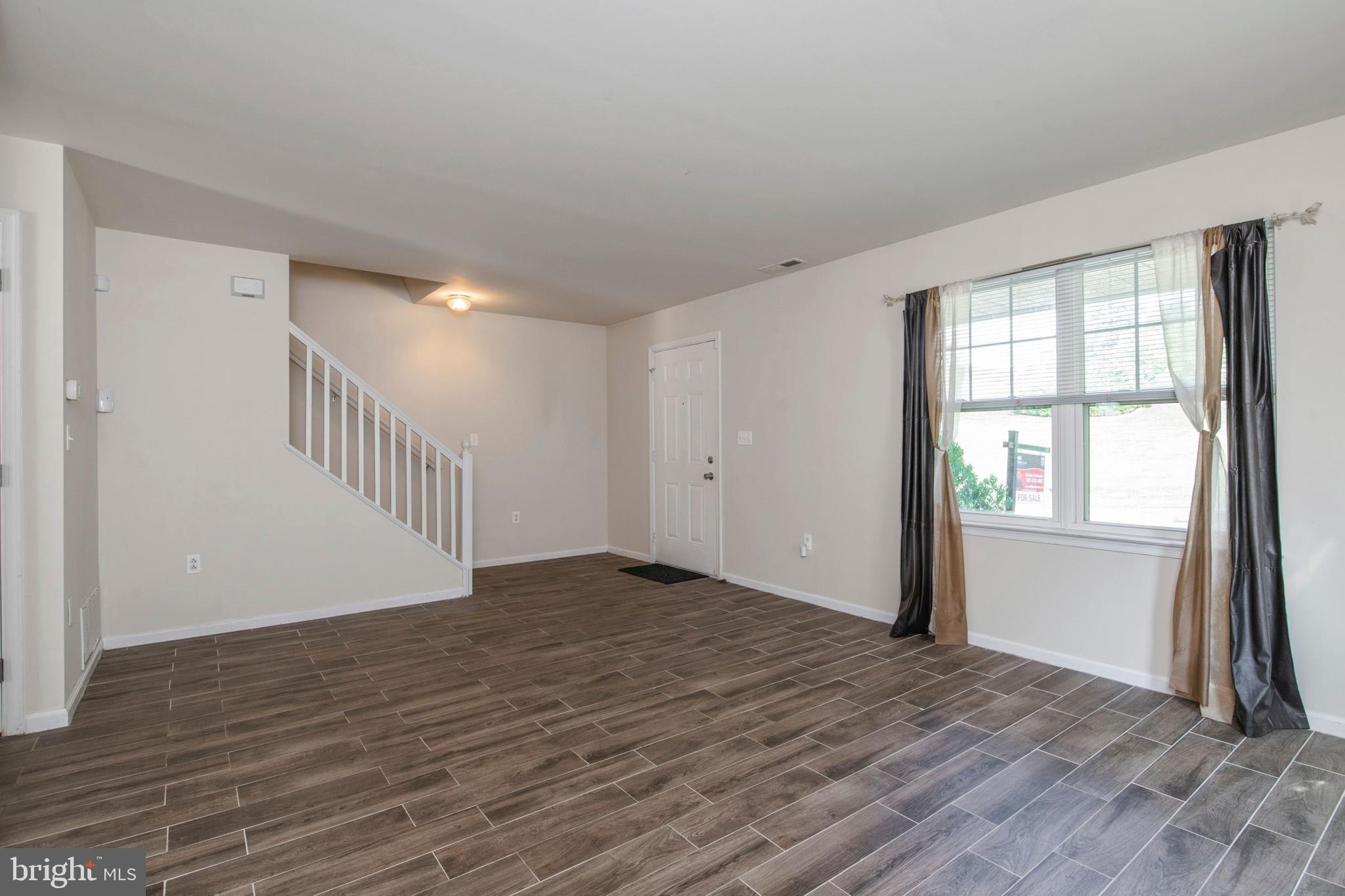 3718 Merrick Road Philadelphia, PA 19129 - Photo 5 of 44 Living Rooom 2