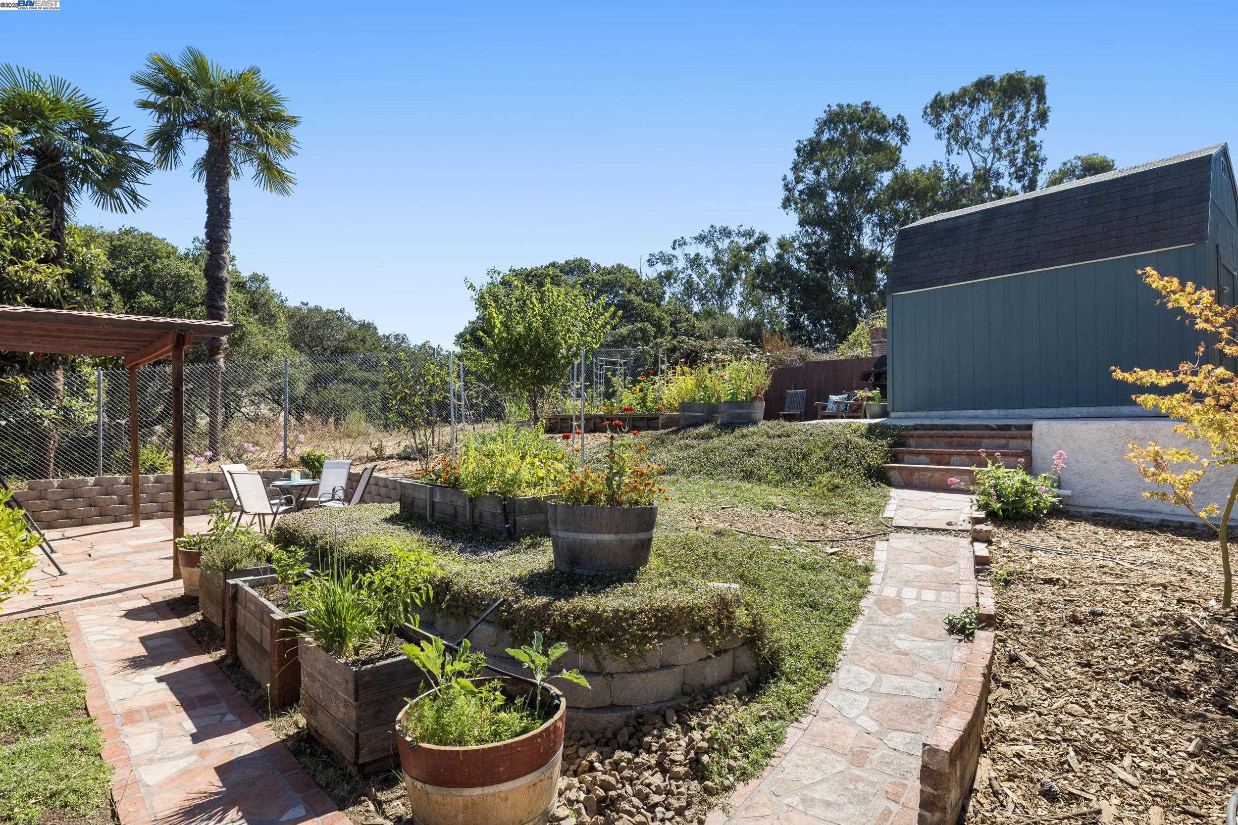 8802 Seneca Street Oakland, CA 94605 - Photo 21 of 30