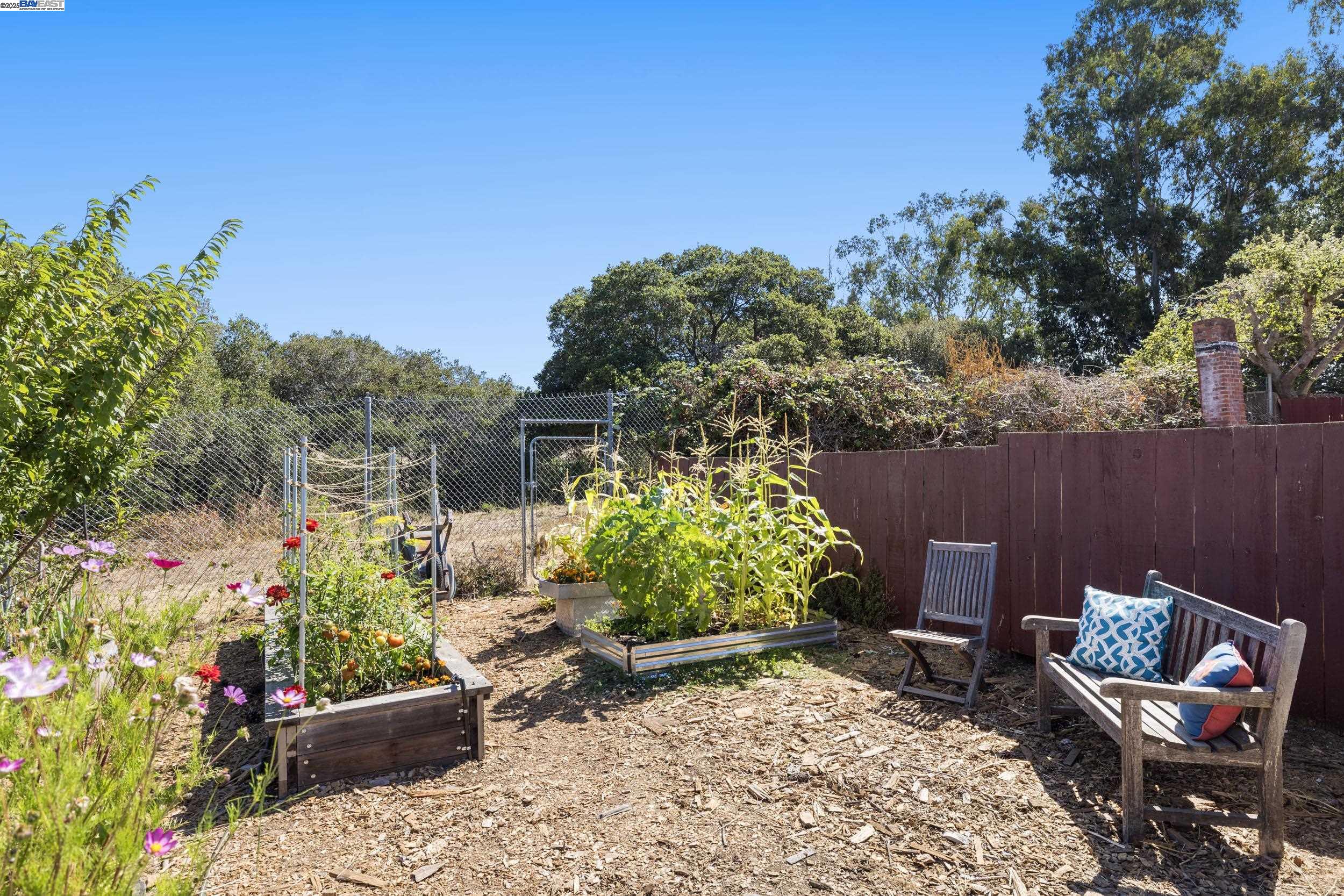 8802 Seneca Street Oakland, CA 94605 - Photo 26 of 30