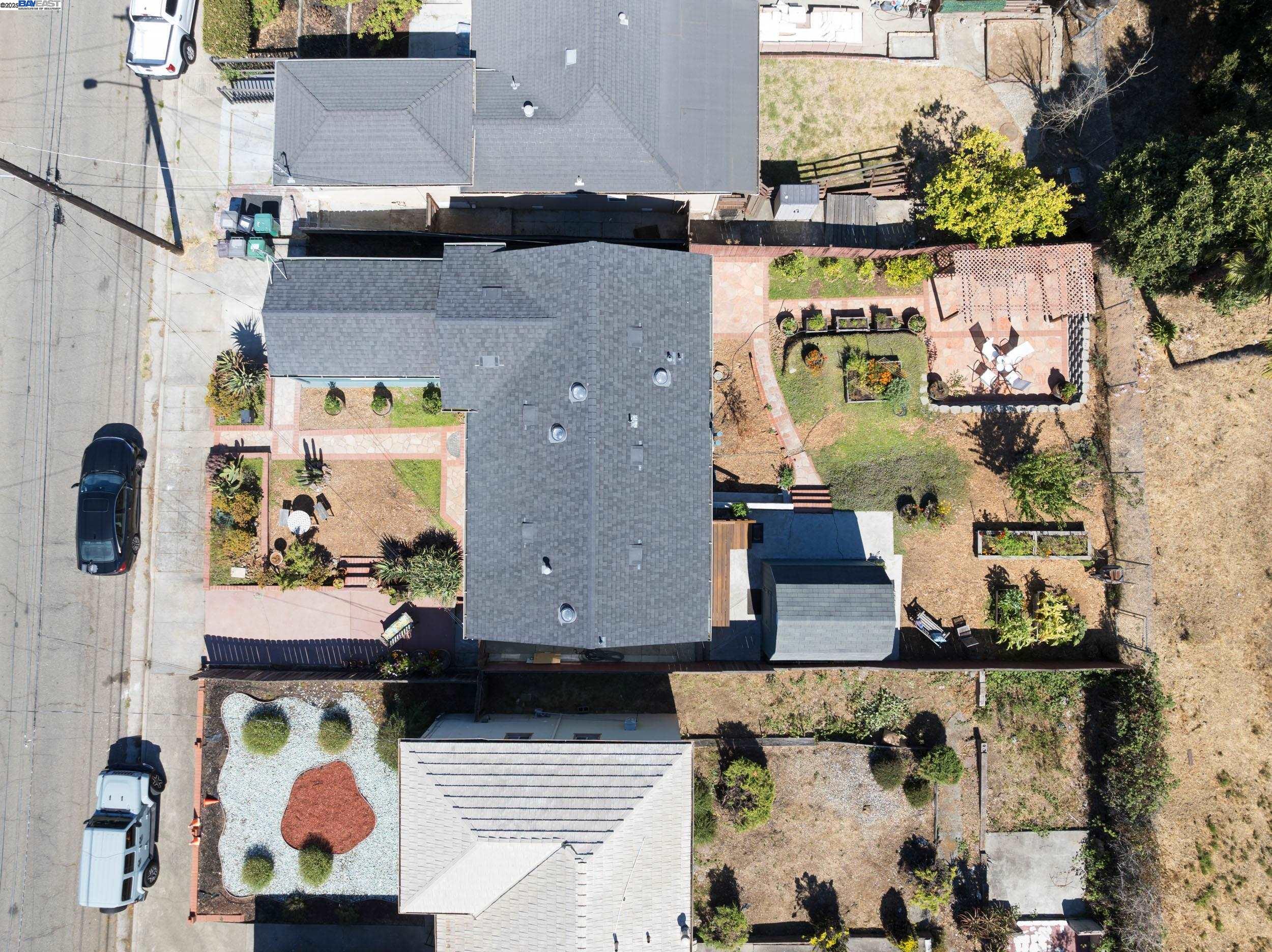 8802 Seneca Street Oakland, CA 94605 - Photo 27 of 30