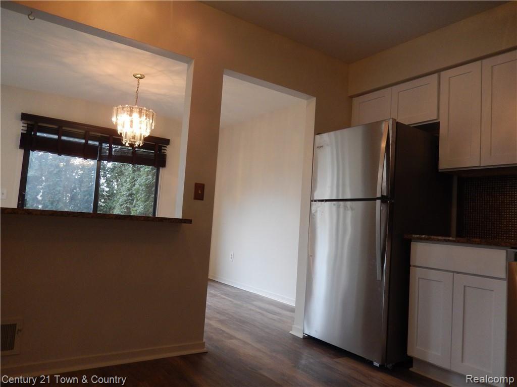 696 Charing Court, Unit 186 Rochester, MI 48307 - Photo 16 of 56 DSCN2160.JPG