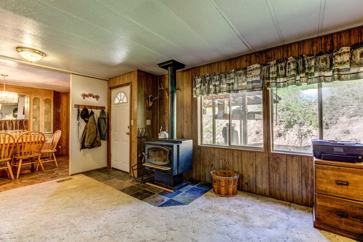 15515 East Temple Road Spokane, WA 99217 - Photo 3 of 20
