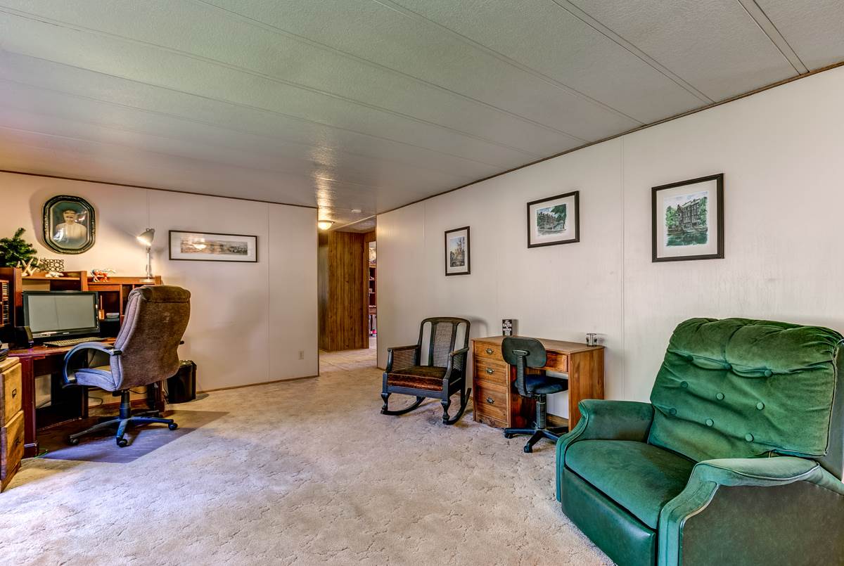 15515 East Temple Road Spokane, WA 99217 - Photo 4 of 20