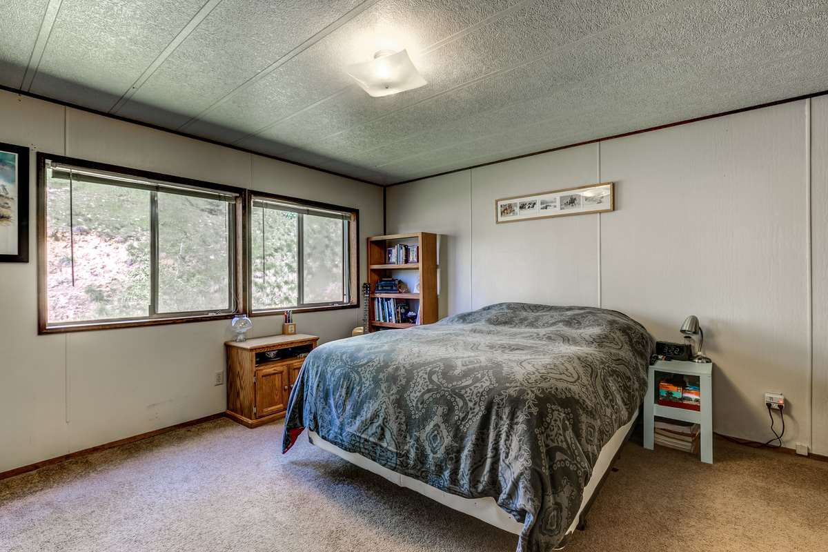 15515 East Temple Road Spokane, WA 99217 - Photo 9 of 20