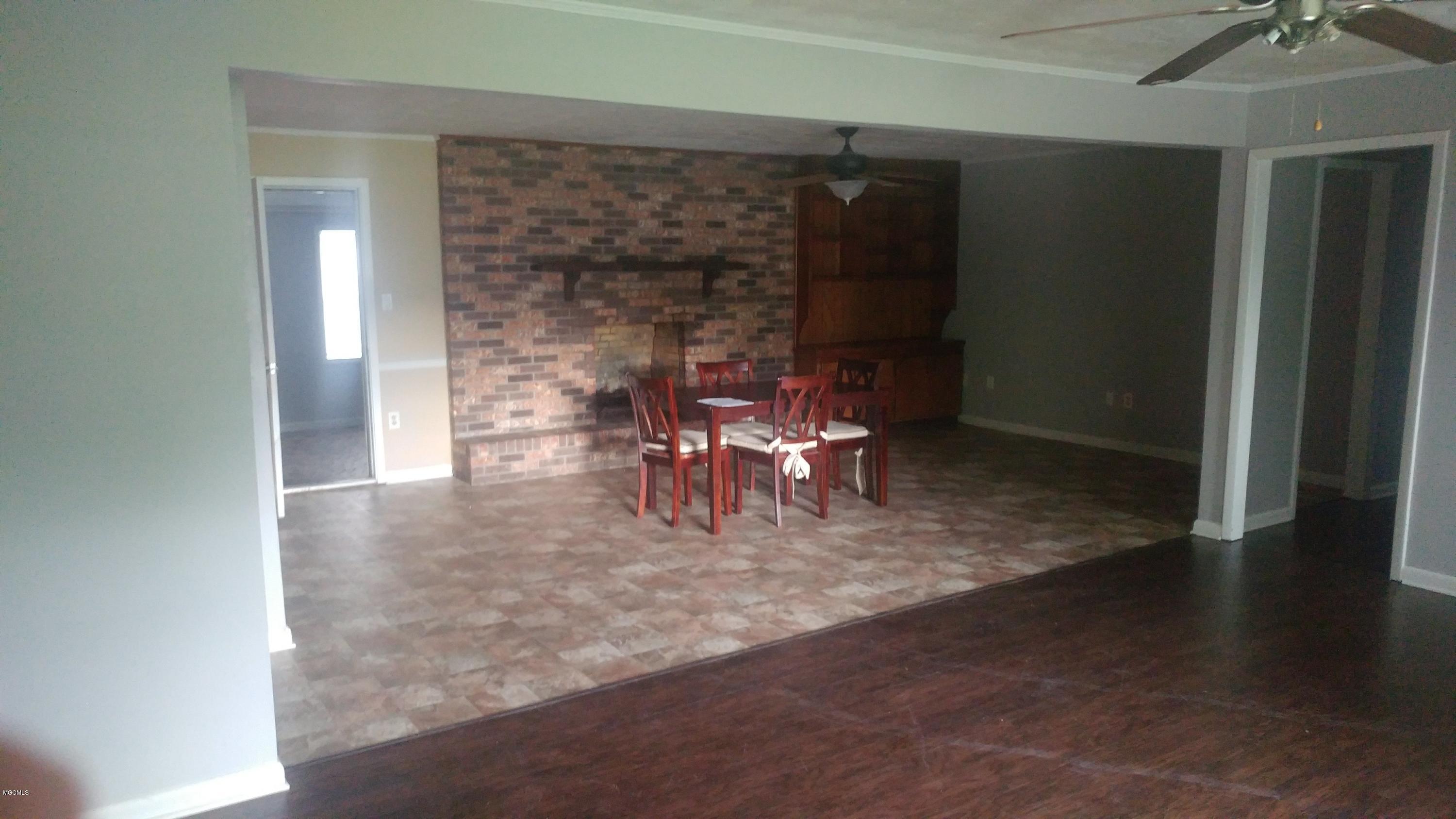 11192 Klein Road Gulfport, MS 39503 - Photo 5 of 21 20180327_172723