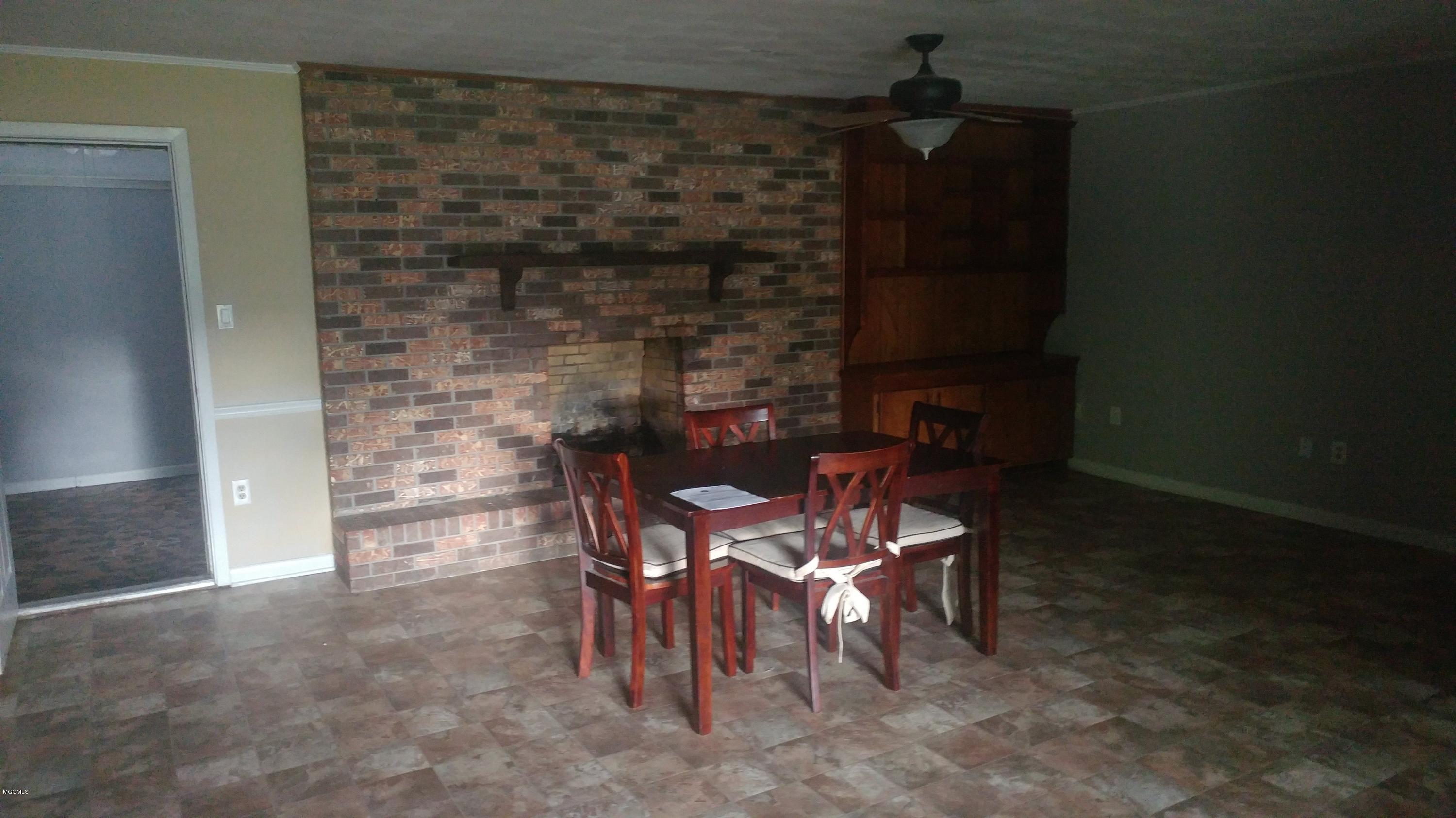 11192 Klein Road Gulfport, MS 39503 - Photo 6 of 21 20180327_172728