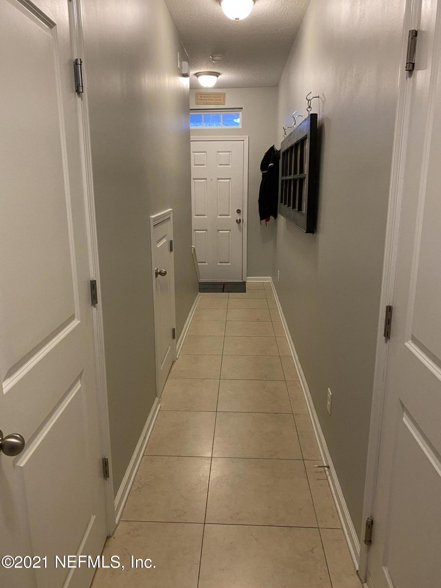 1563 Landau Road Jacksonville, FL 32225 - Photo 4 of 40 Hallway- front door