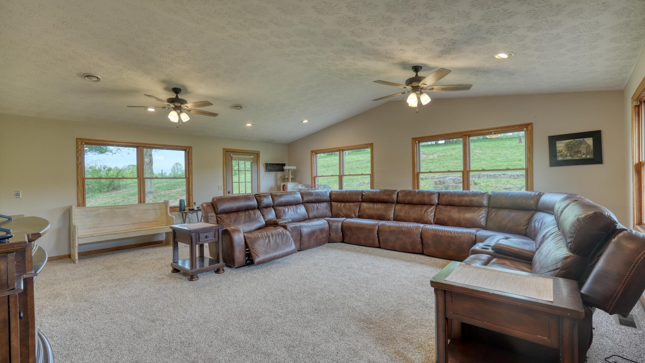 18847 Sugartree Road Freeport, OH 43973 - Photo 12 of 26 11