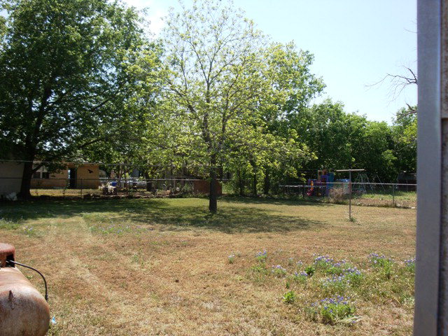815 6th Street Blanco, TX 78606 - Photo 2 of 3