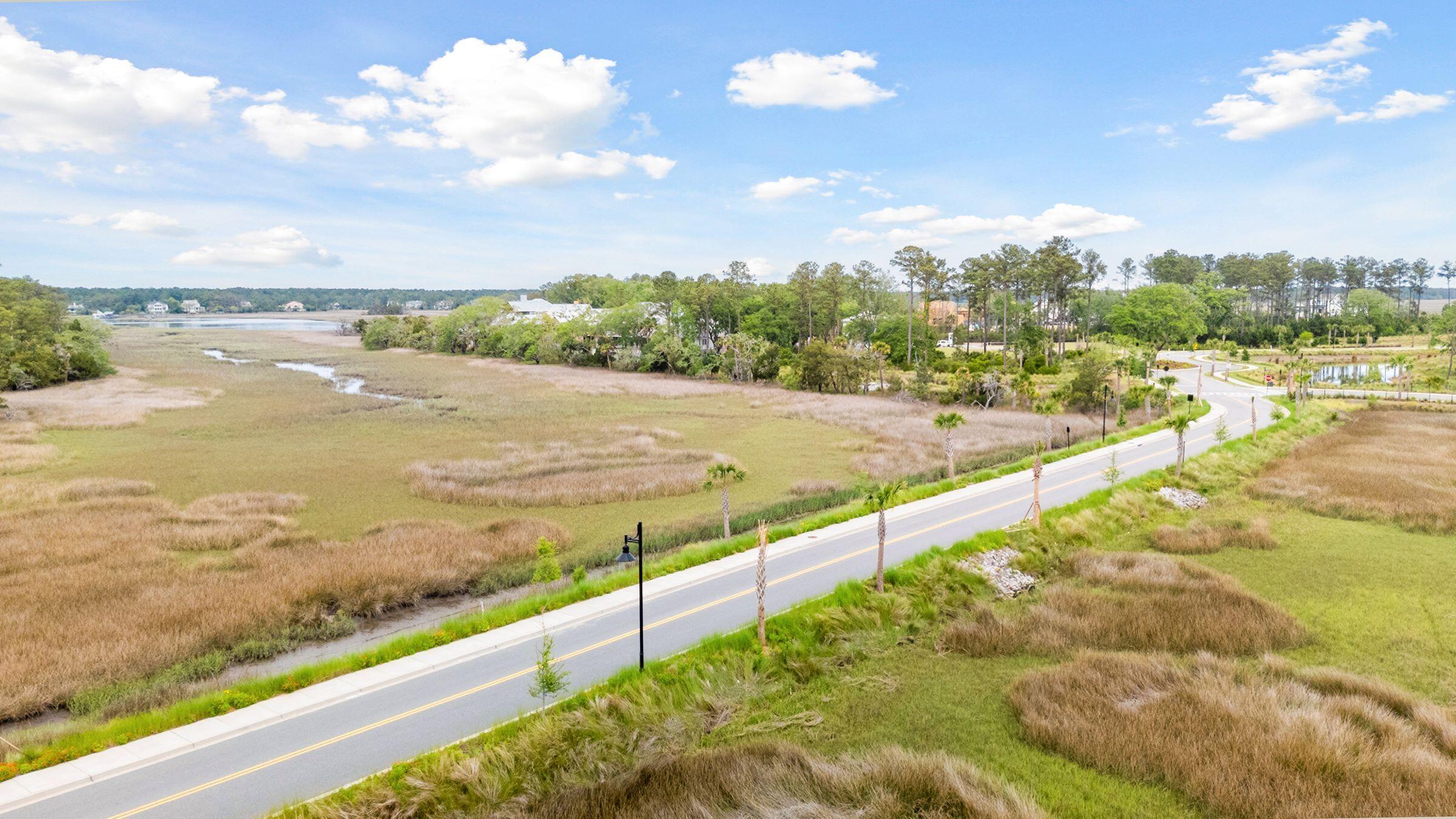 821 Roddin Street Charleston, SC 29492 - Photo 5 of 57 821 Roddin