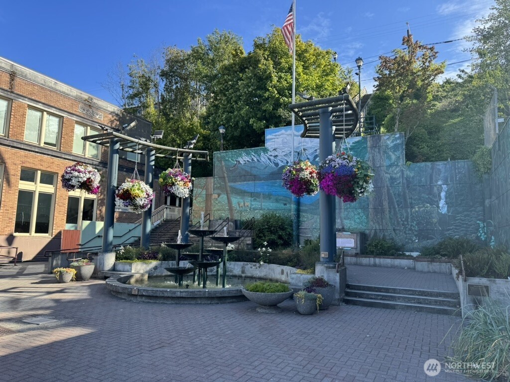 126 West 6th Street Port Angeles, WA 98362 - Photo 39 of 40 a view of street with sitting area