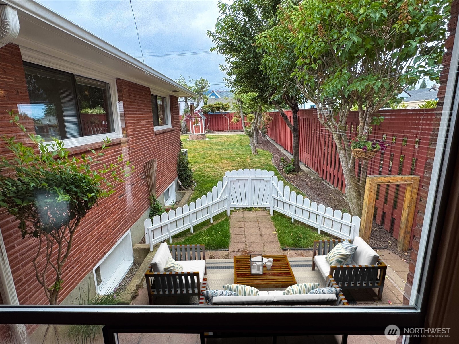 126 West 6th Street Port Angeles, WA 98362 - Photo 4 of 40 a view of swimming pool with a balcony