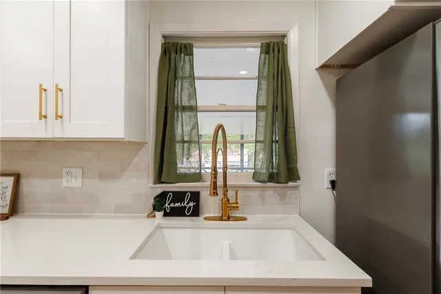 $412,000 | 508 West 96th Terrace, Kansas City, MO 64114