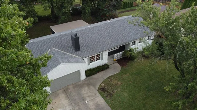 $412,000 | 508 West 96th Terrace, Kansas City, MO 64114