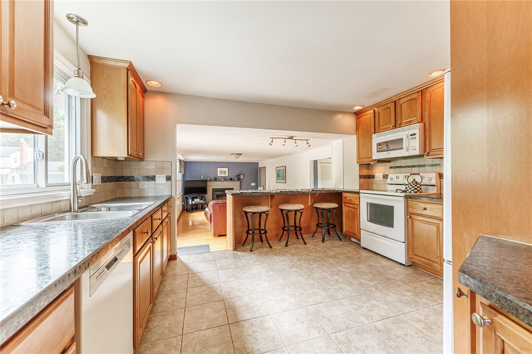 8 Meeting House Road Perinton, NY 14450 - Photo 13 of 40 Kitchen