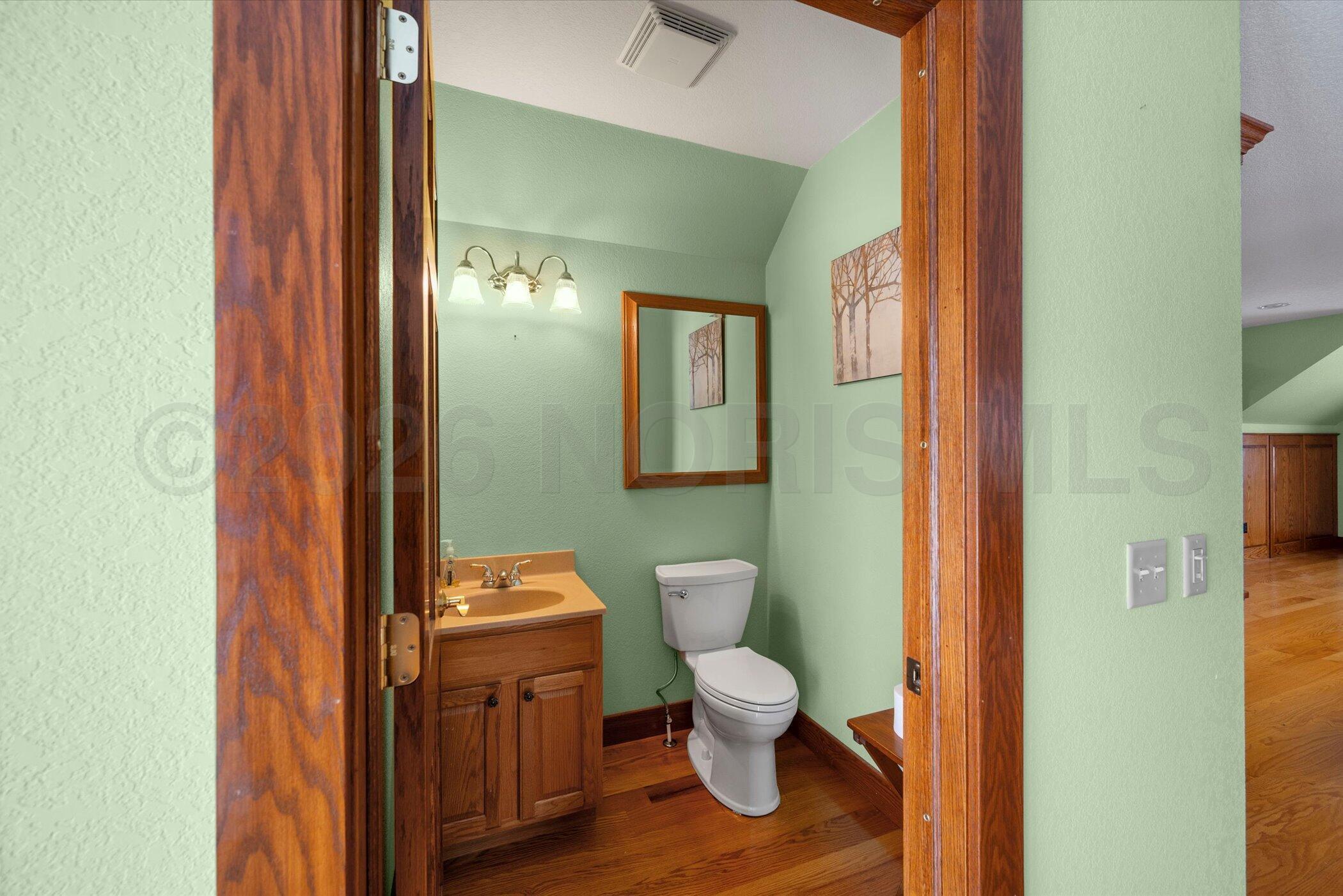 7645 Yawberg Road Whitehouse, OH 43571 - Photo 64 of 79 Upstairs outbuilding bathroom