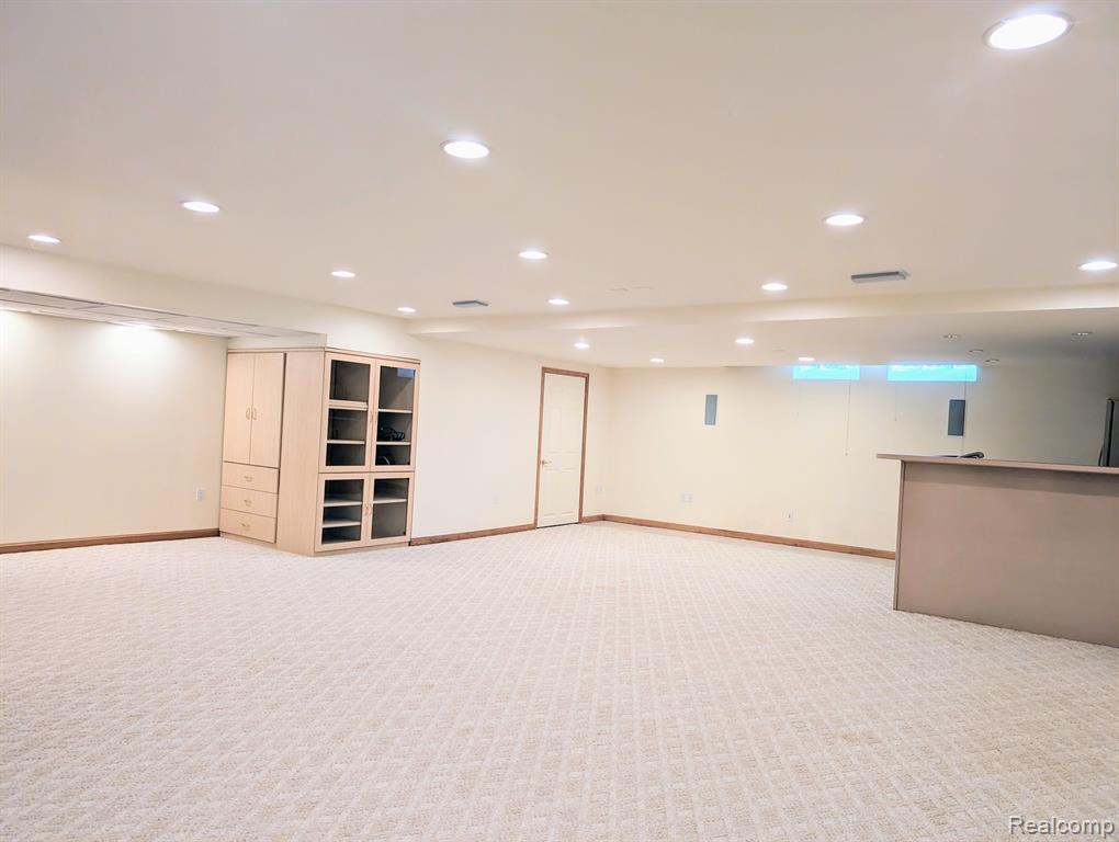 421 Buttercup Drive Rochester Hills, MI 48307 - Photo 15 of 21