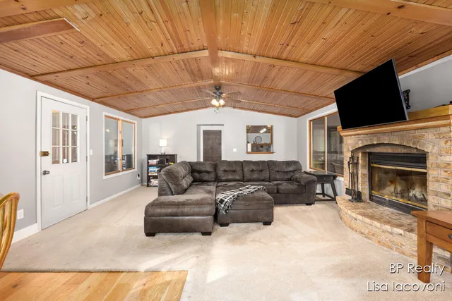 $329,900 | 9103 Walnut Grove, Stanwood, MI 49346