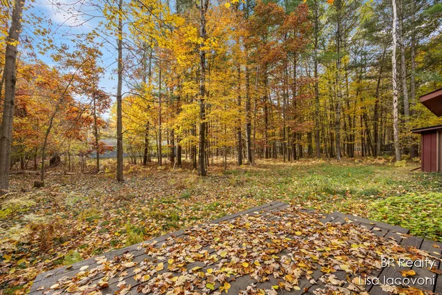 $329,900 | 9103 Walnut Grove, Stanwood, MI 49346