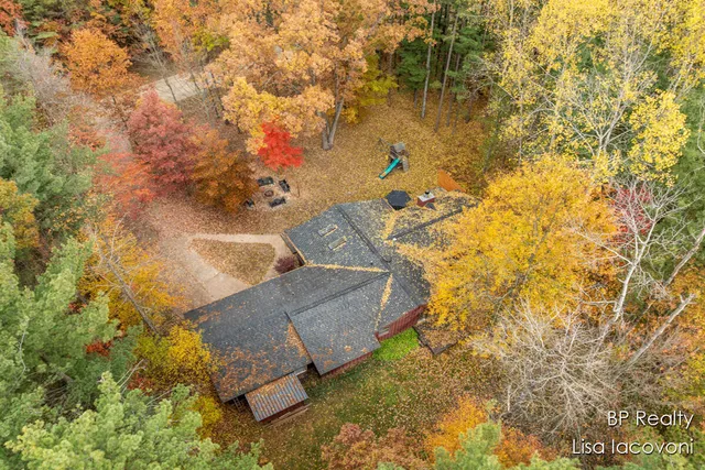 $329,900 | 9103 Walnut Grove, Stanwood, MI 49346