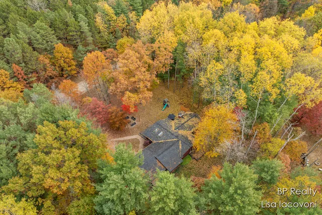 $329,900 | 9103 Walnut Grove, Stanwood, MI 49346