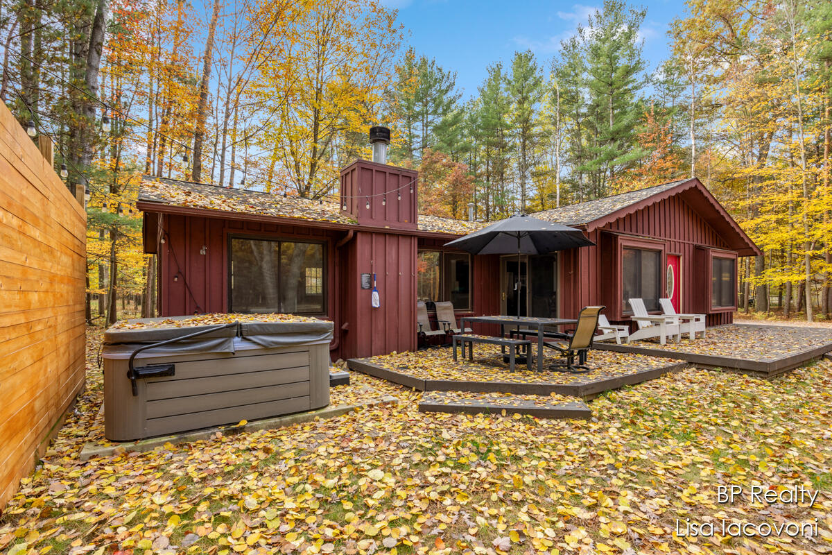 9103 Walnut Grove Stanwood, MI 49346 - Photo 3 of 36 IMG_1001